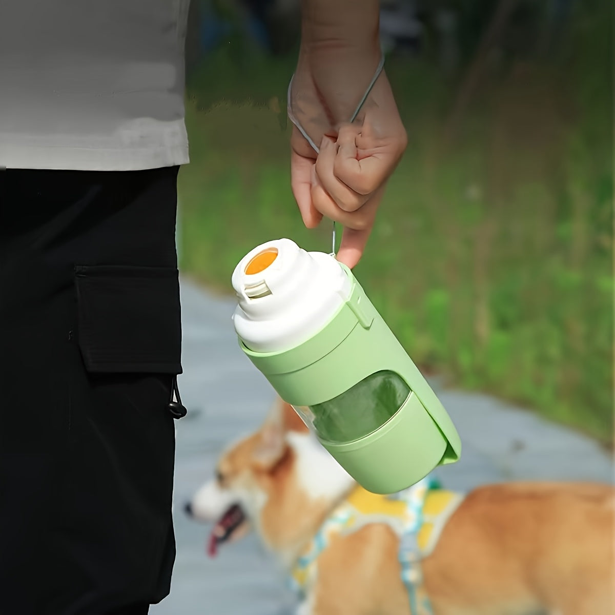 No-Leak Dog Travel Water Bottle | 2-in-1 Pet Drinker & Feeding Bowl for Outdoor Adventures